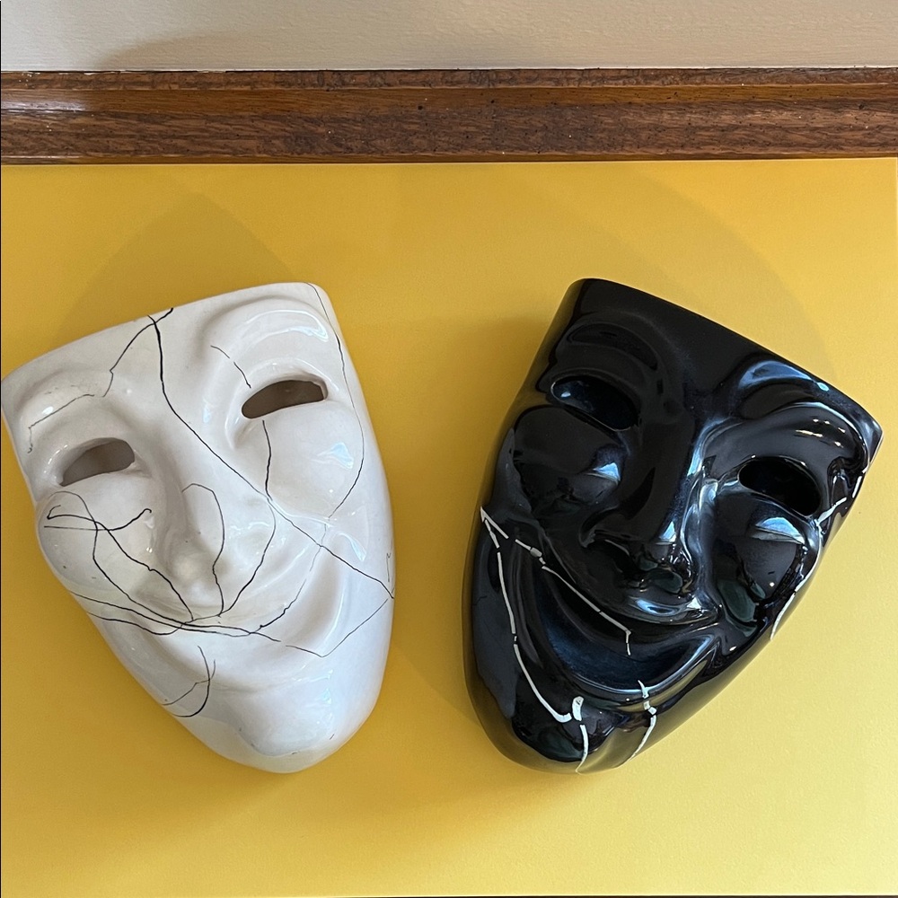 V for Vendetta Guy Fawkes Style Ceramic Wall Pockets—Black/White Drizzle RARE